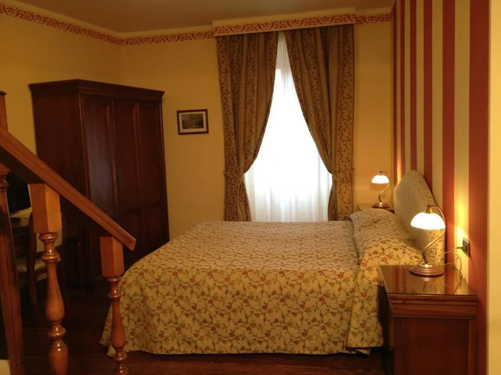 La Dependance Hotel Menaggio 0*,